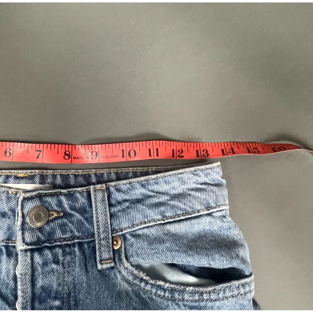 ❌SOLD❌ H&M Straight-Leg Jeans - Picture 5 of 8